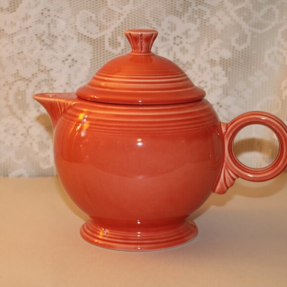 Fiesta Ware persimmon color teapot beautiful! wonderful condition